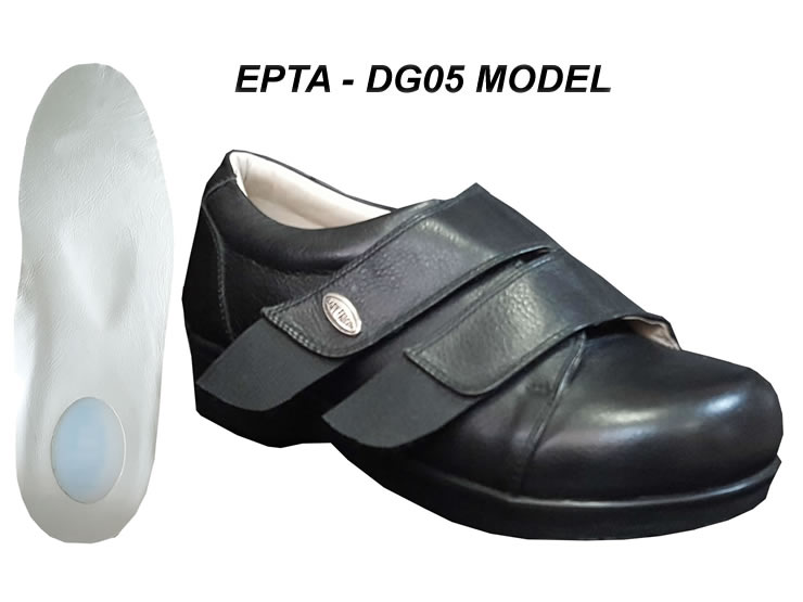 extra wide nursing clogs